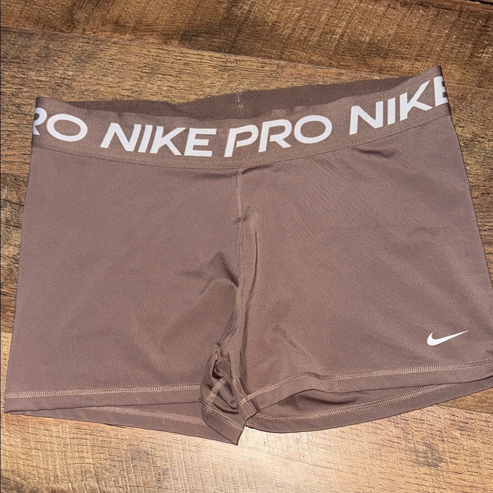 Nike Women's XL Athletic Brown Shorts